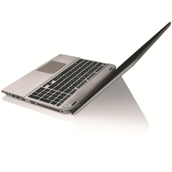 Toshiba  Satellite P75A - Image 6