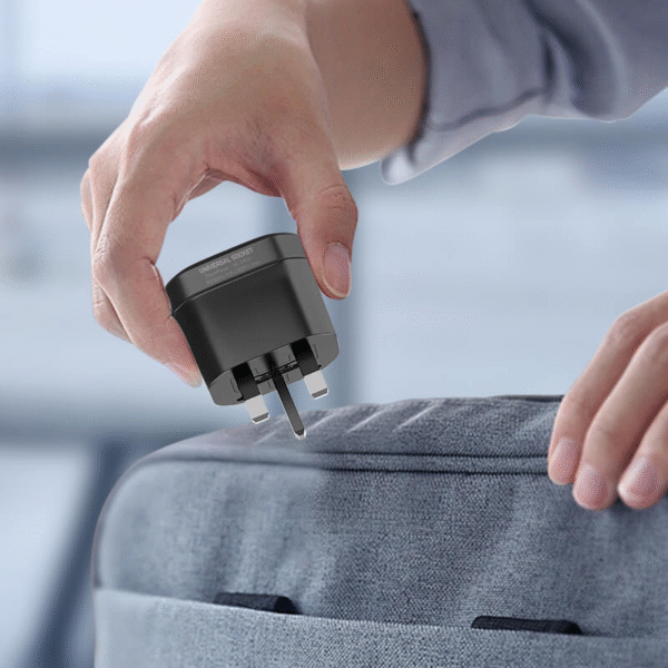 Travel adapter conversion socket - Image 5